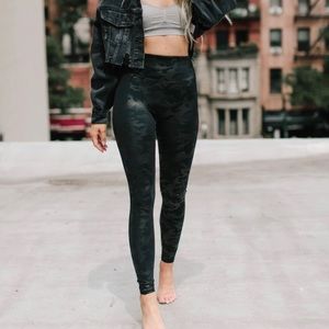 SPANX Matte Black Camo Faux Leather Leggings Large